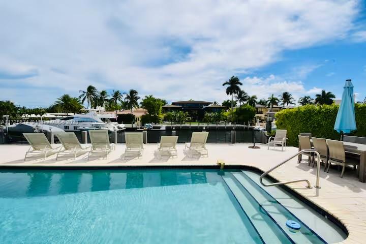 12 Isla Bahia Dr