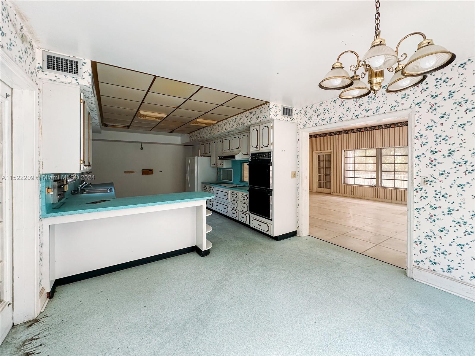 AMD PL OF JOURNEYS END - Residential