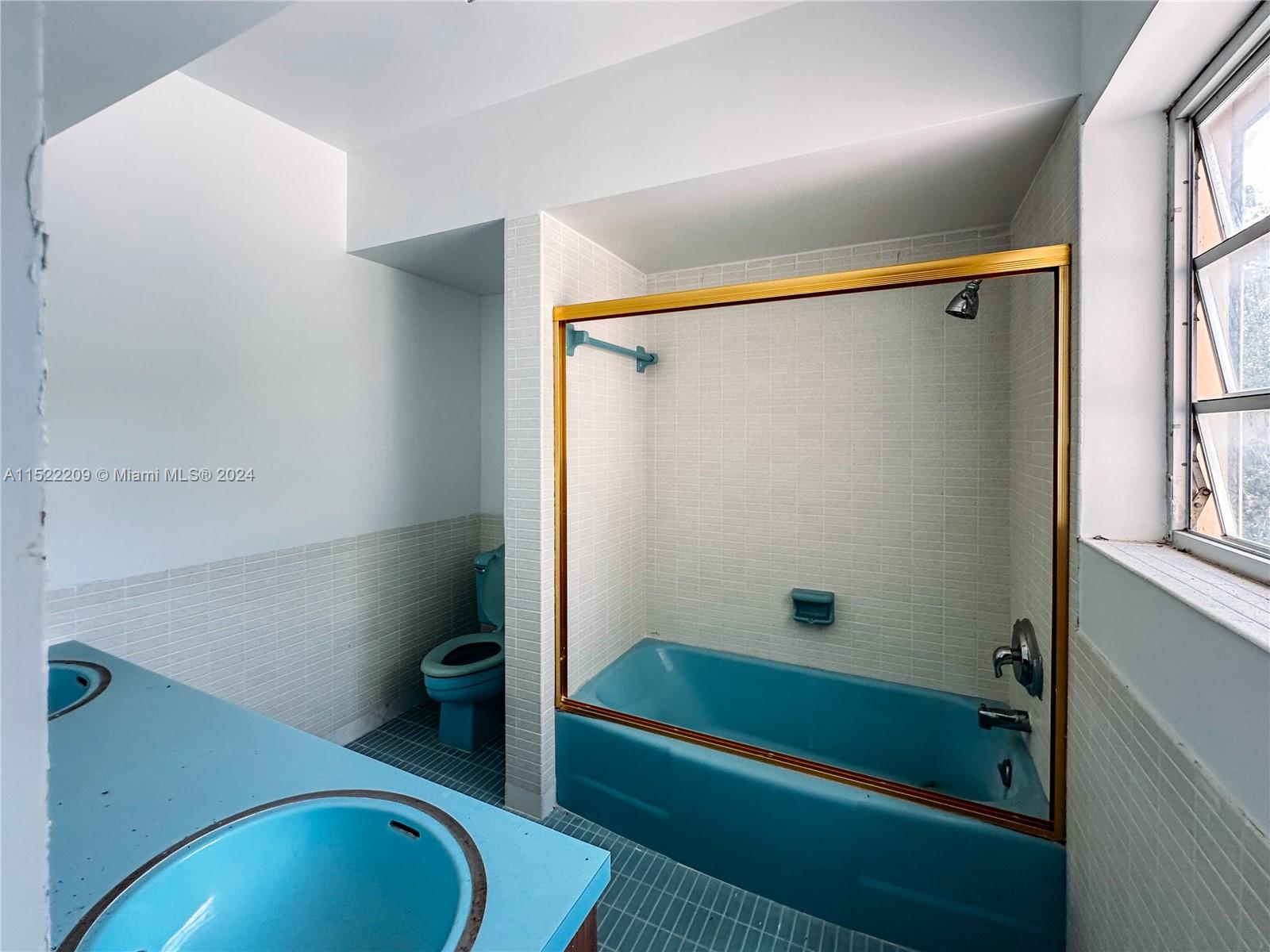 AMD PL OF JOURNEYS END - Residential