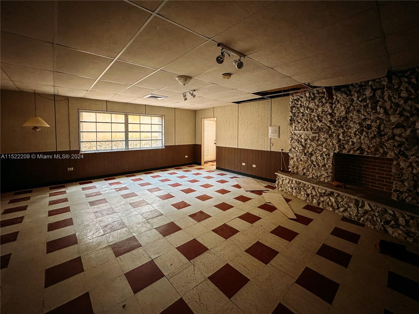 AMD PL OF JOURNEYS END - Residential