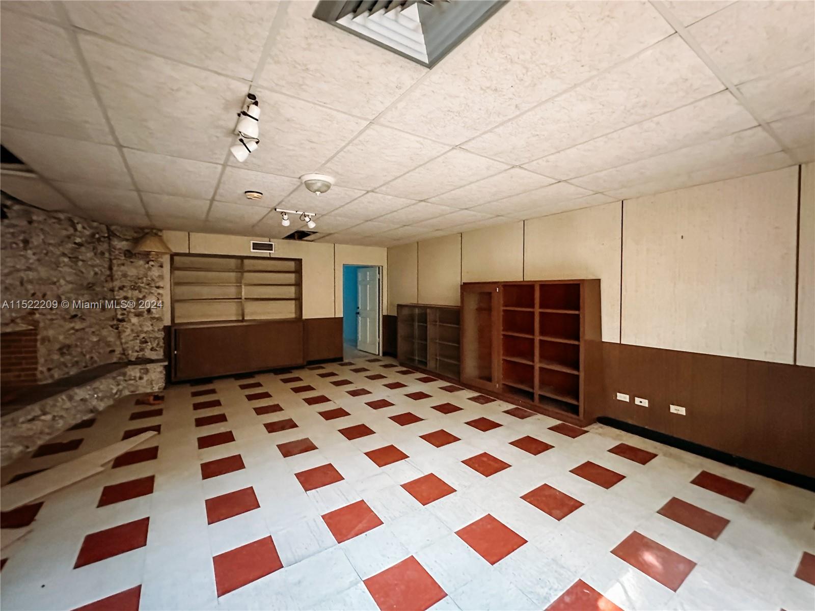 AMD PL OF JOURNEYS END - Residential