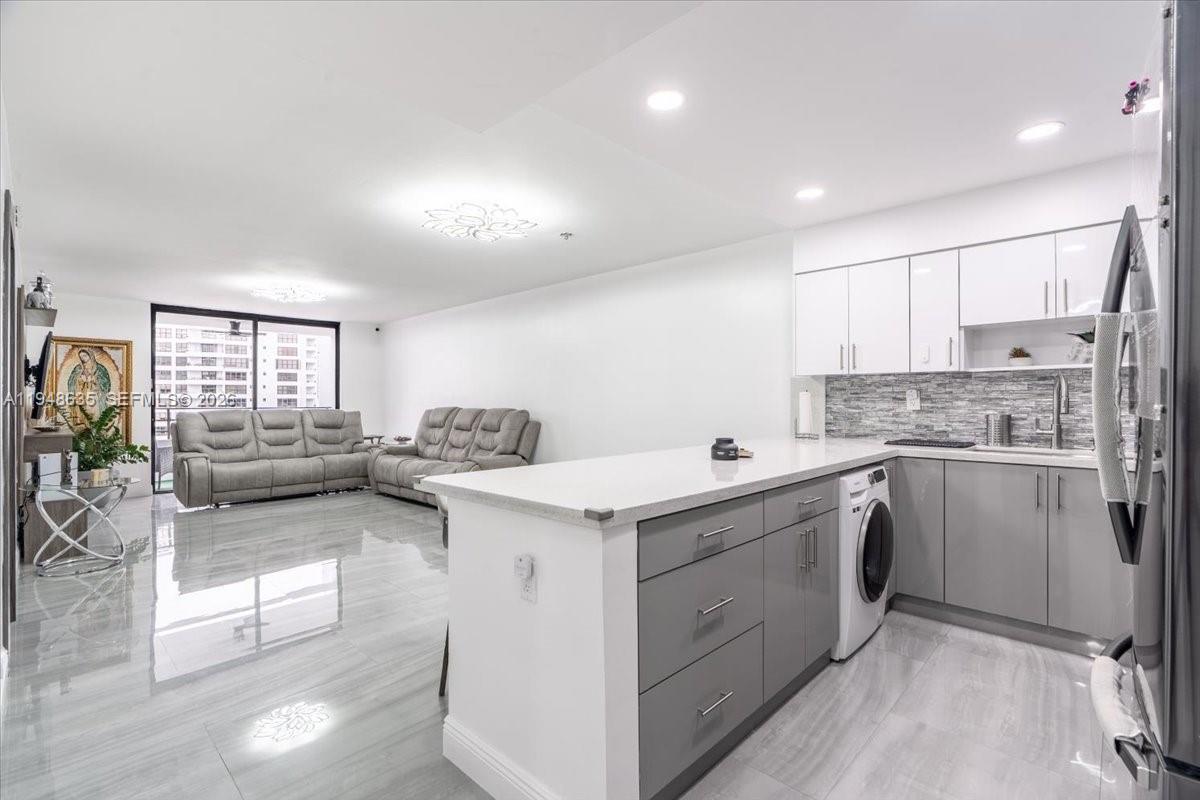 600 Three Islands Blvd 1413