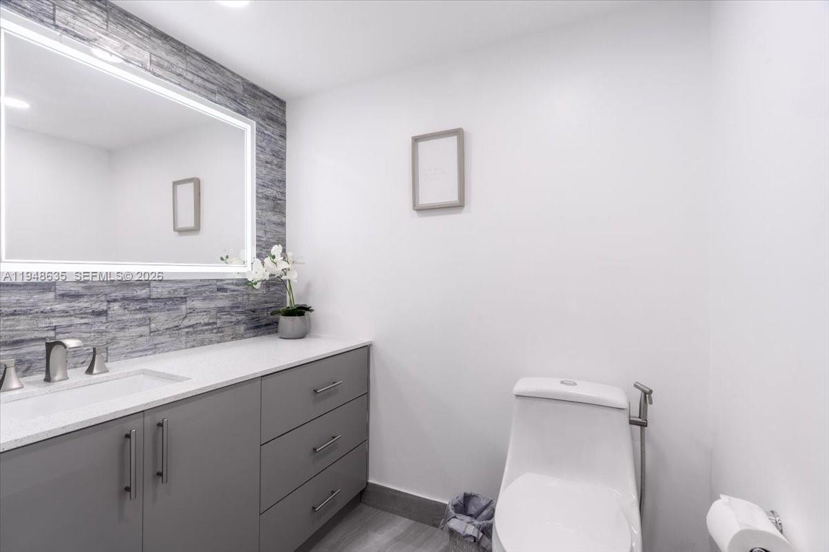 OLYMPUS CONDO PHASE - Residential