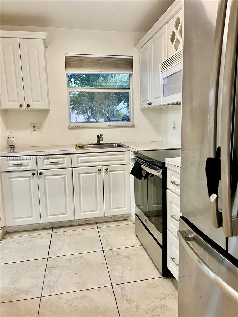 8460 Sunrise Lakes Blvd 112