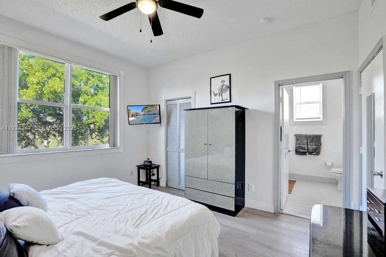 KENSINGTON MANOR - Residential