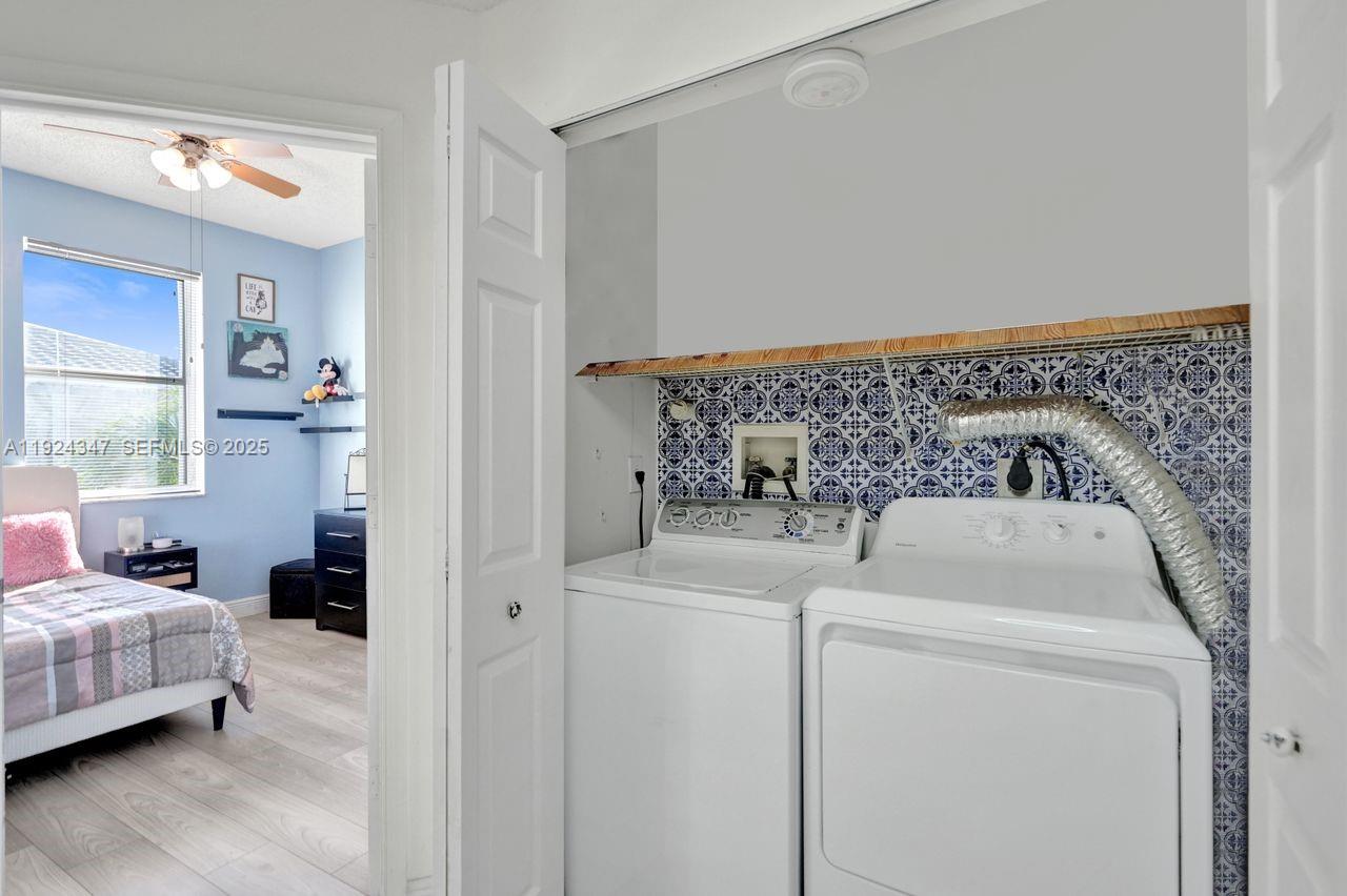 KENSINGTON MANOR - Residential