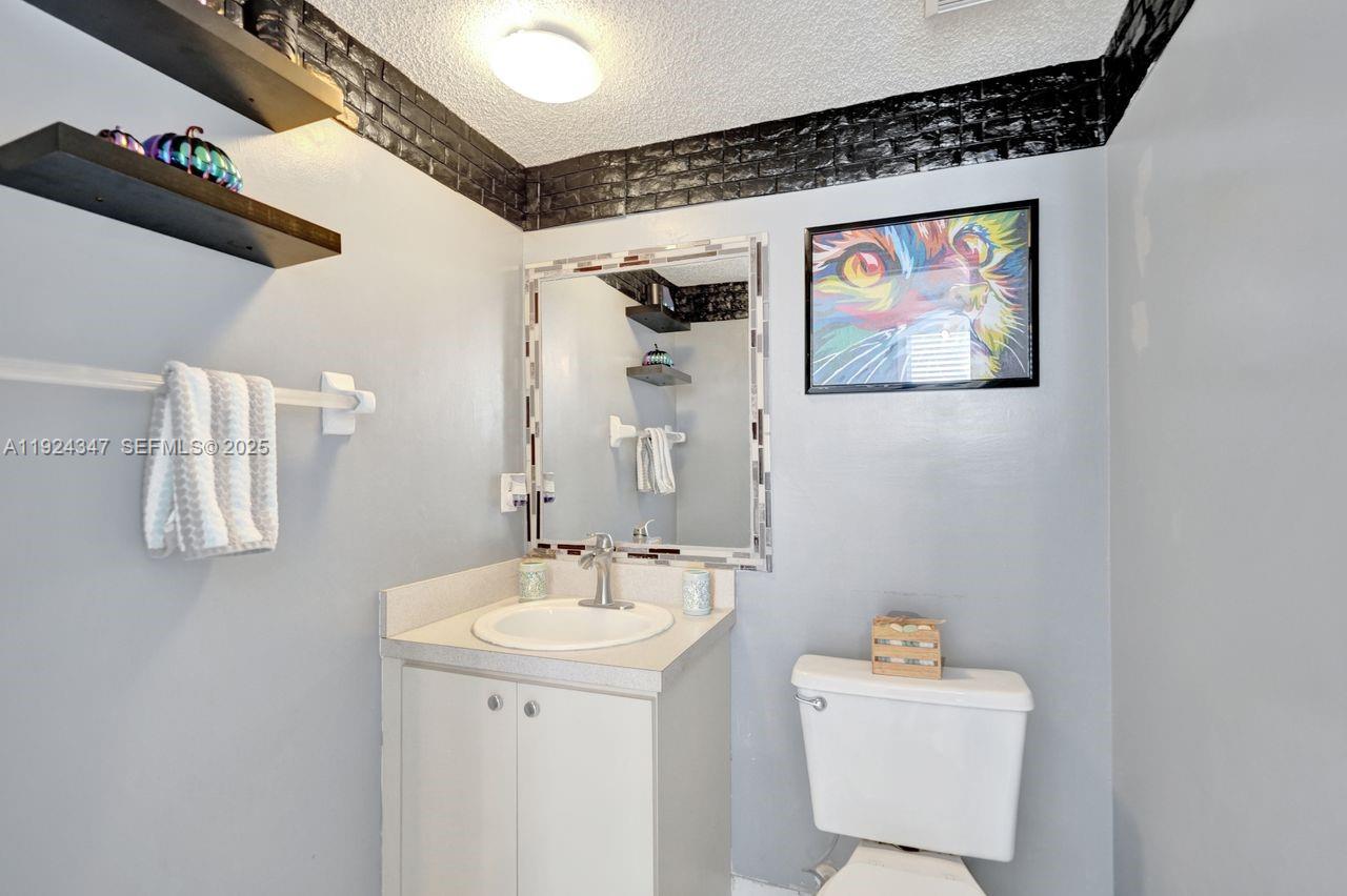 KENSINGTON MANOR - Residential