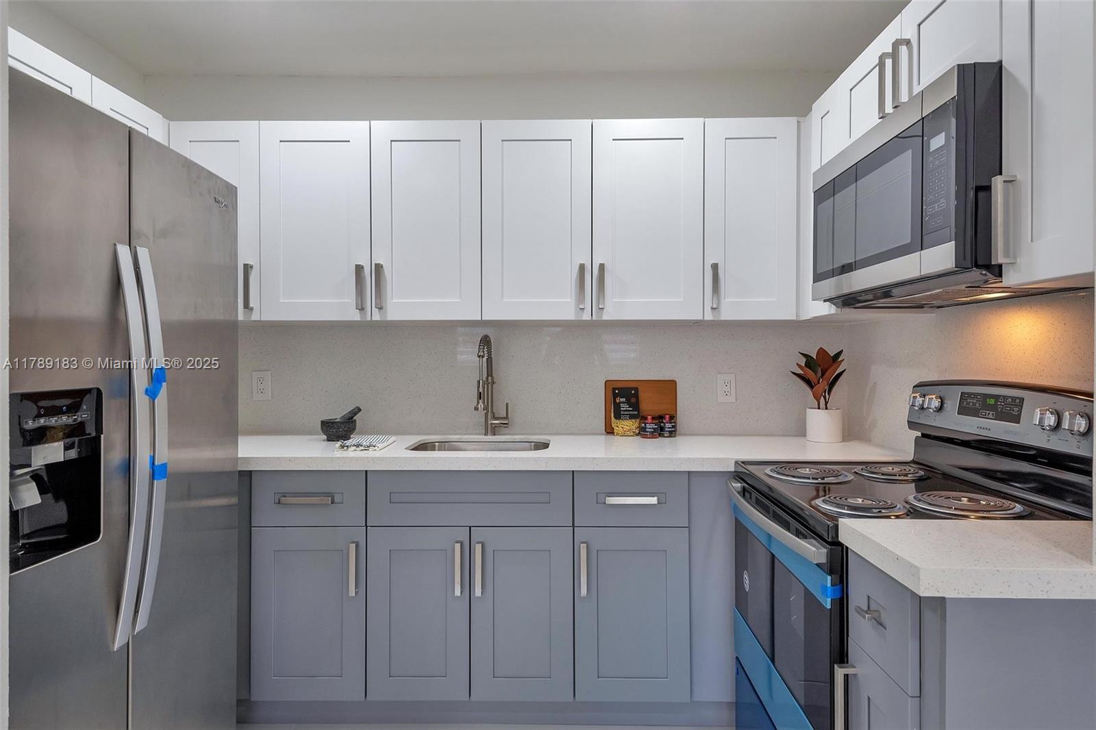 424 W 13th St