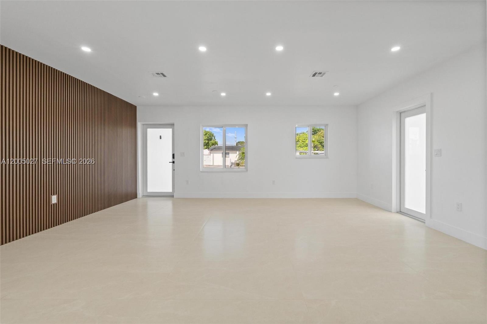 CAROL CITY - Residential