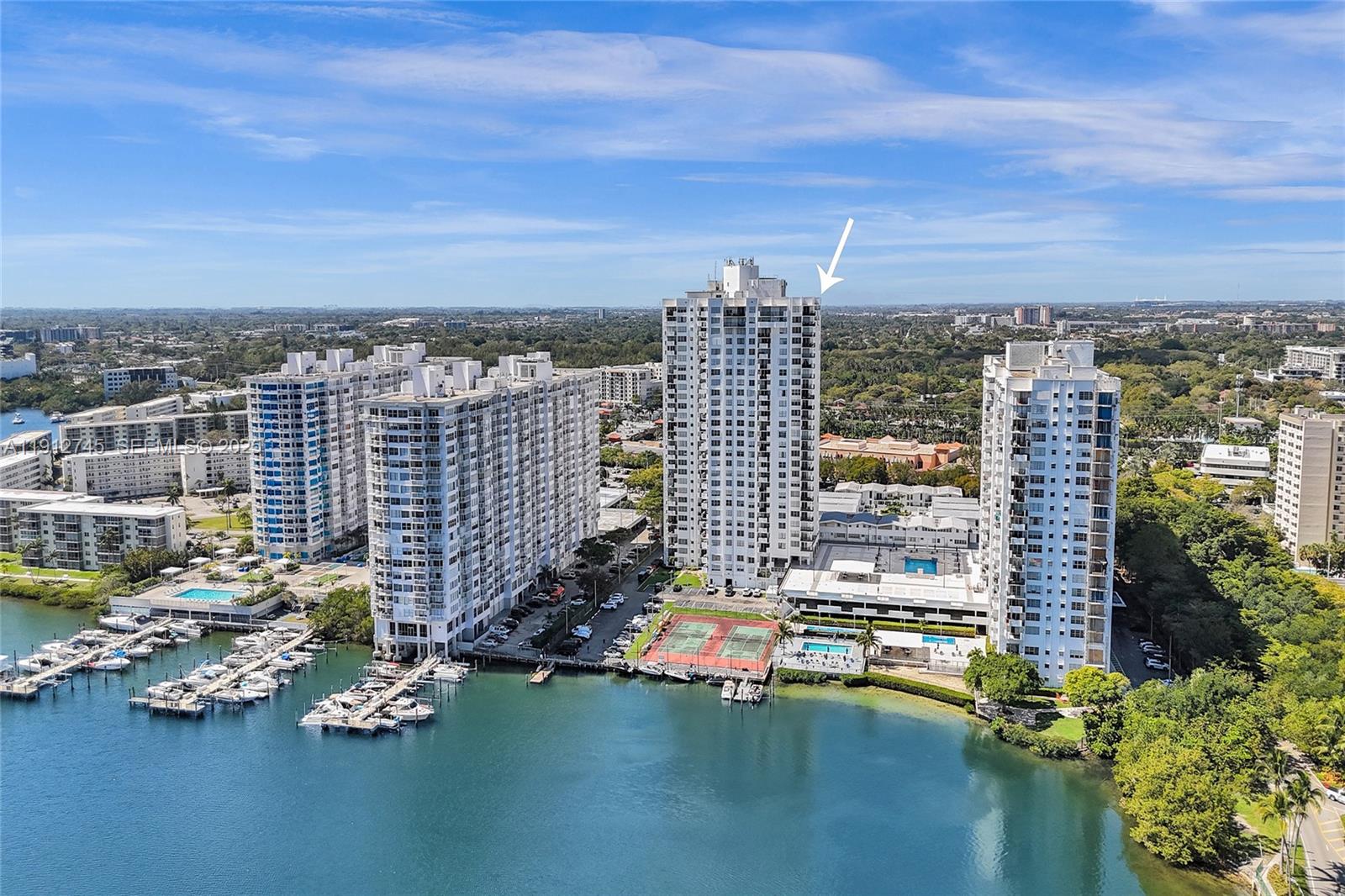 COMMODORE PLAZA CONDO - Residential