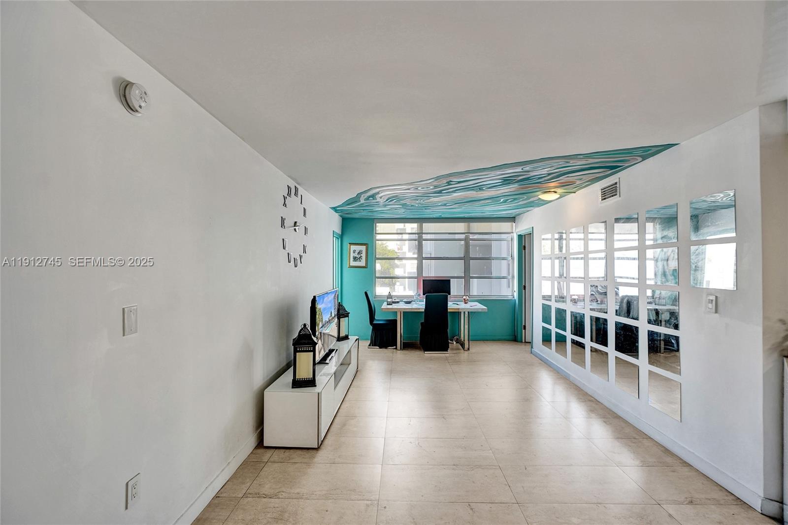 COMMODORE PLAZA CONDO - Residential