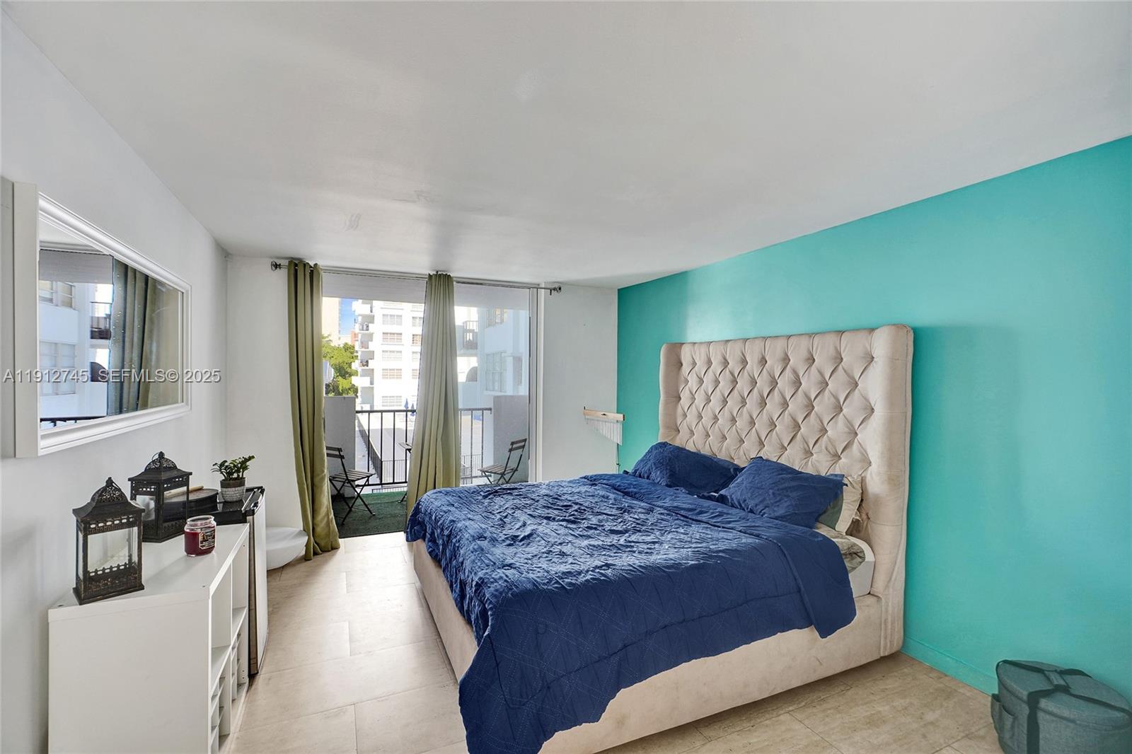 COMMODORE PLAZA CONDO - Residential