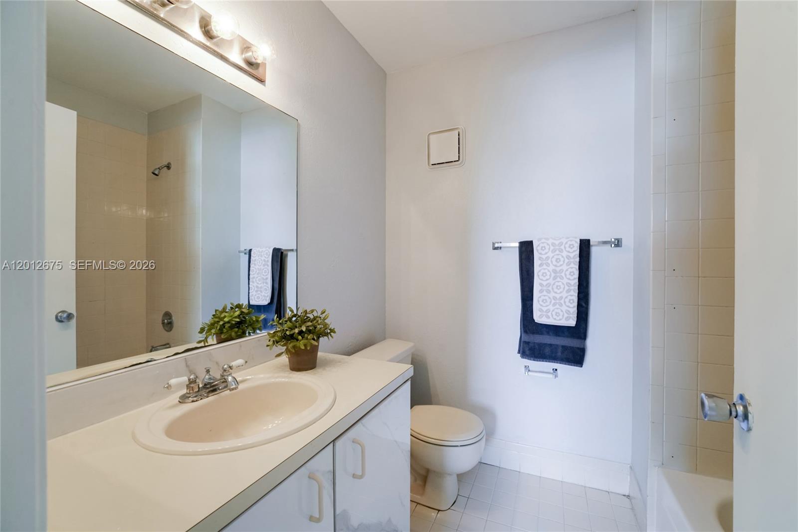 MARINA REAL CONDO NO 1 - Residential