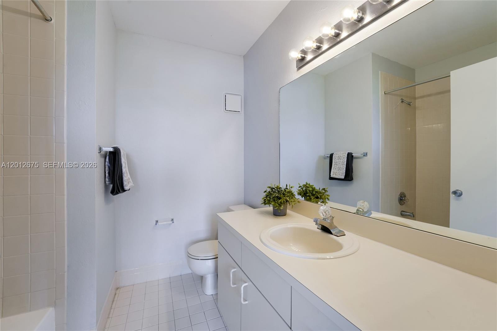 MARINA REAL CONDO NO 1 - Residential