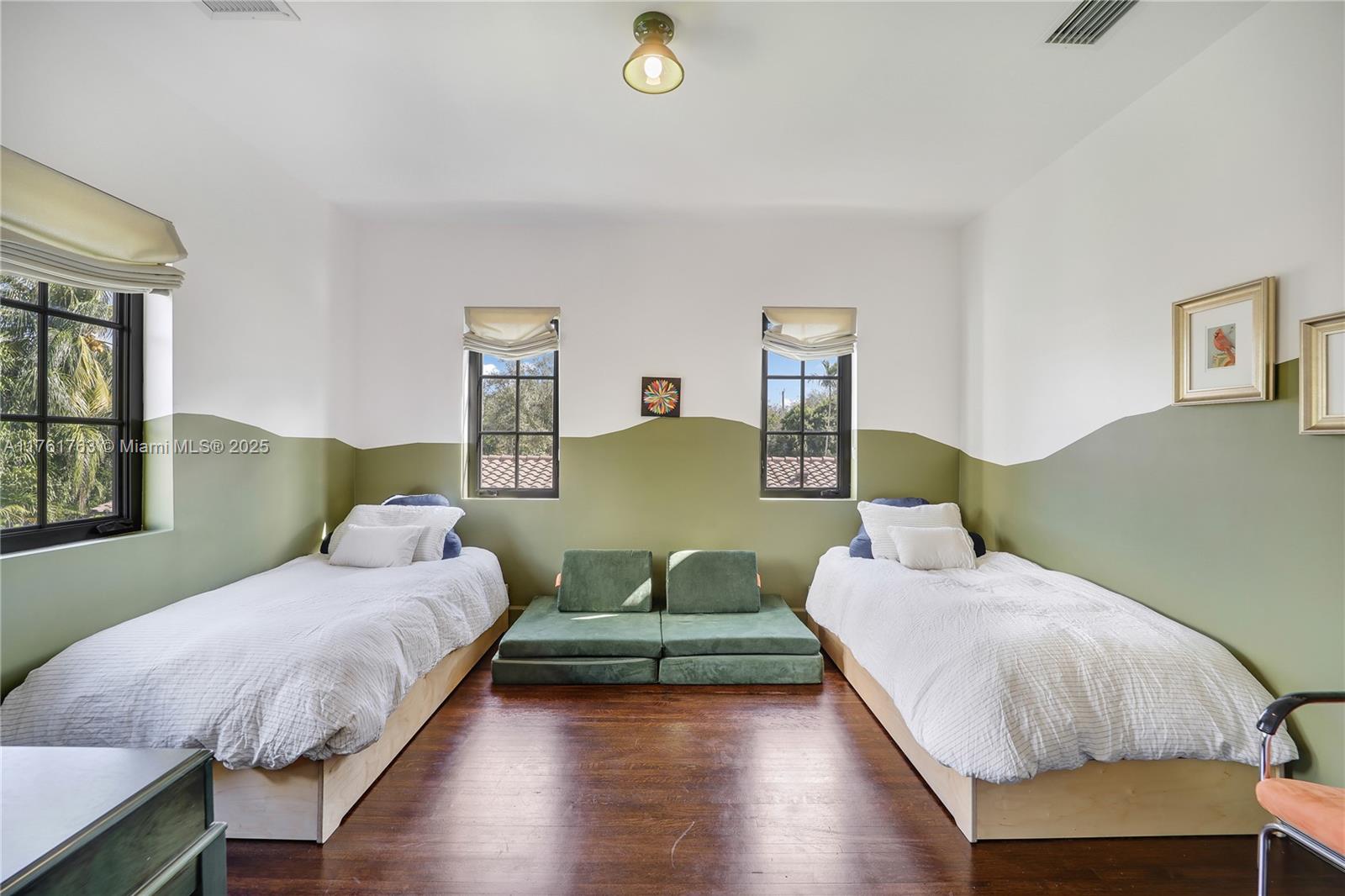 MIAMI SHORES SEC 1 AMD - Residential