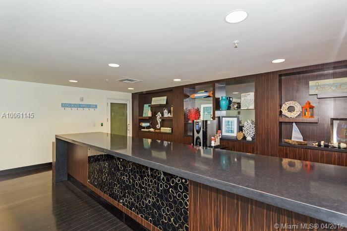 RIVER OAKS MARINA & TOWER - Residential Lease