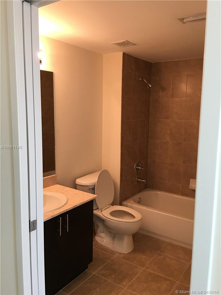 RIVER OAKS MARINA & TOWER - Residential Lease