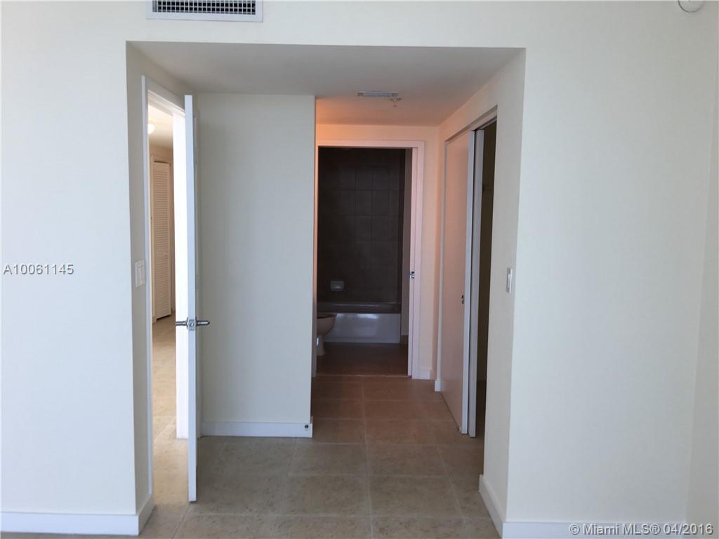 RIVER OAKS MARINA & TOWER - Residential Lease