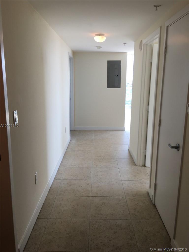 RIVER OAKS MARINA & TOWER - Residential Lease