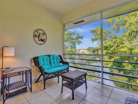 A home in Lauderdale Lakes