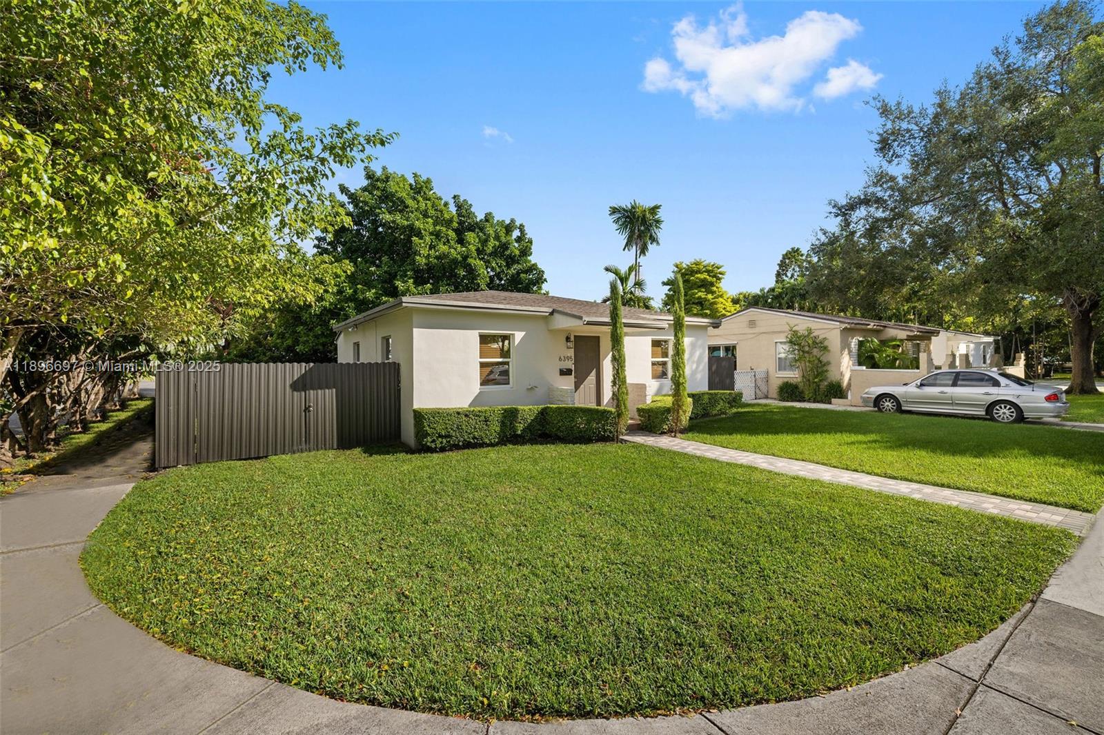 6395 SW 41st St, South Miami, FL, 33155/$690,000 1 6395 SW 41st St