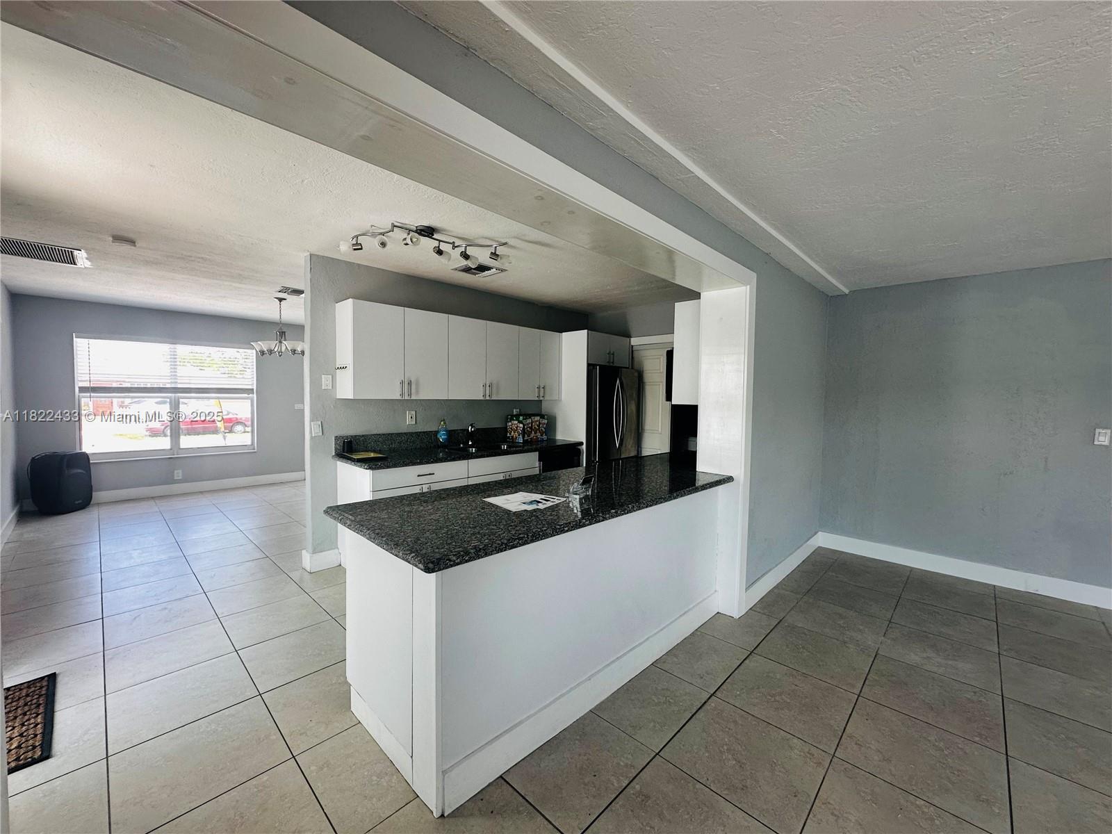800 N 69th Ave