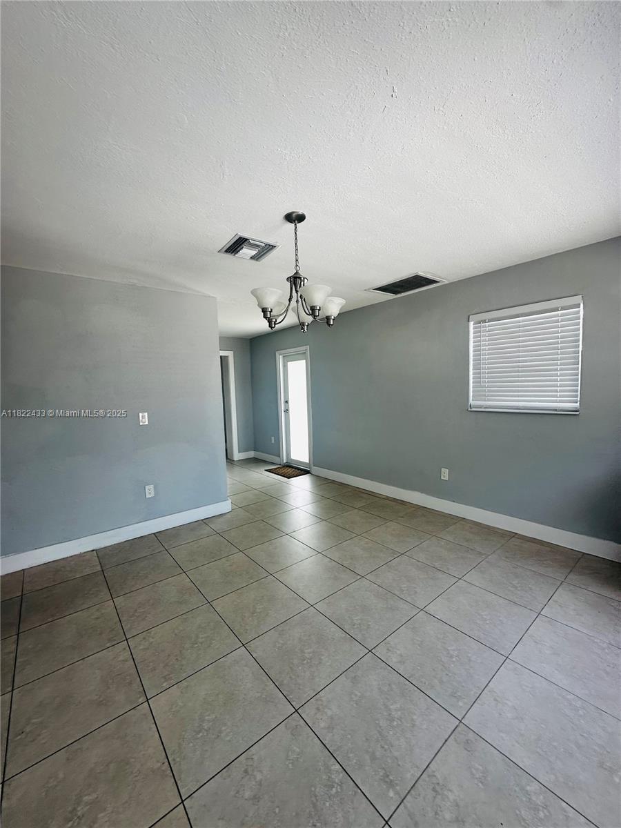 800 N 69th Ave
