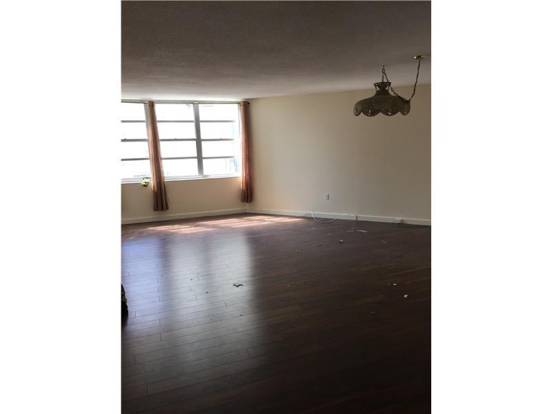 COMMODORE PLAZA - Residential Lease