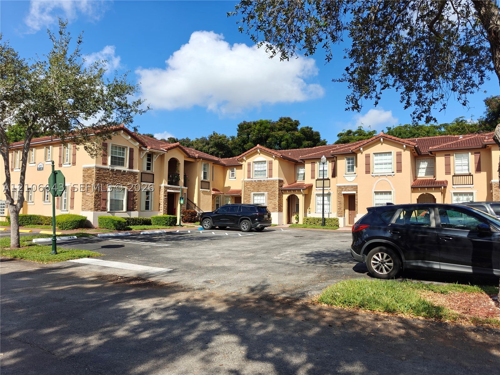 1480 NE 33rd Ave 101