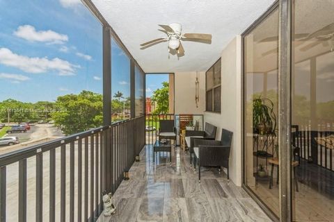 Condominium in Miami FL 900 195th St St 14.jpg