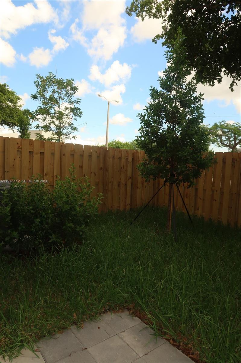 HOMESTEAD PARK OF COMMERC - Residential Lease