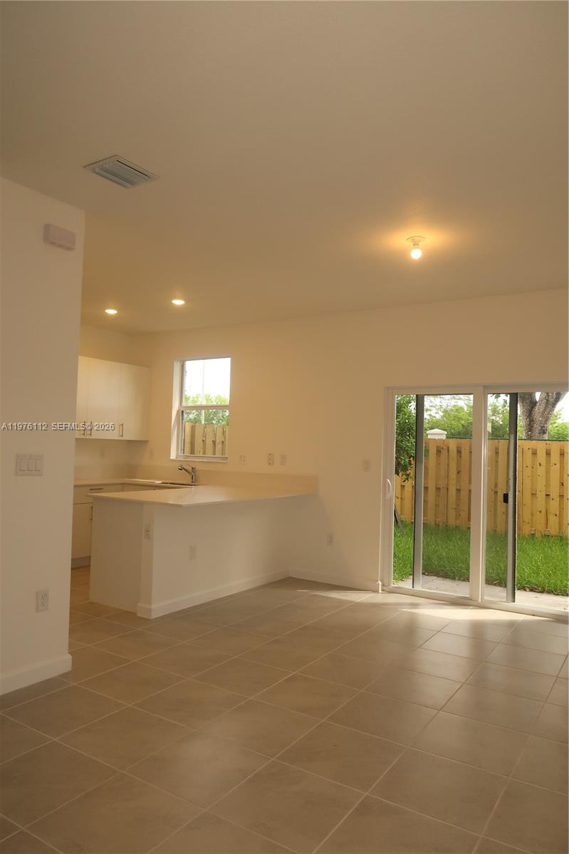 HOMESTEAD PARK OF COMMERC - Residential Lease