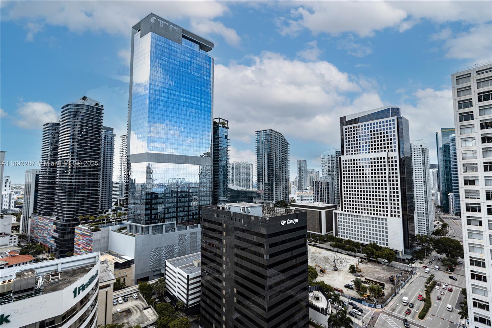 THE PLAZA 901 BRICKELL CO - Residential