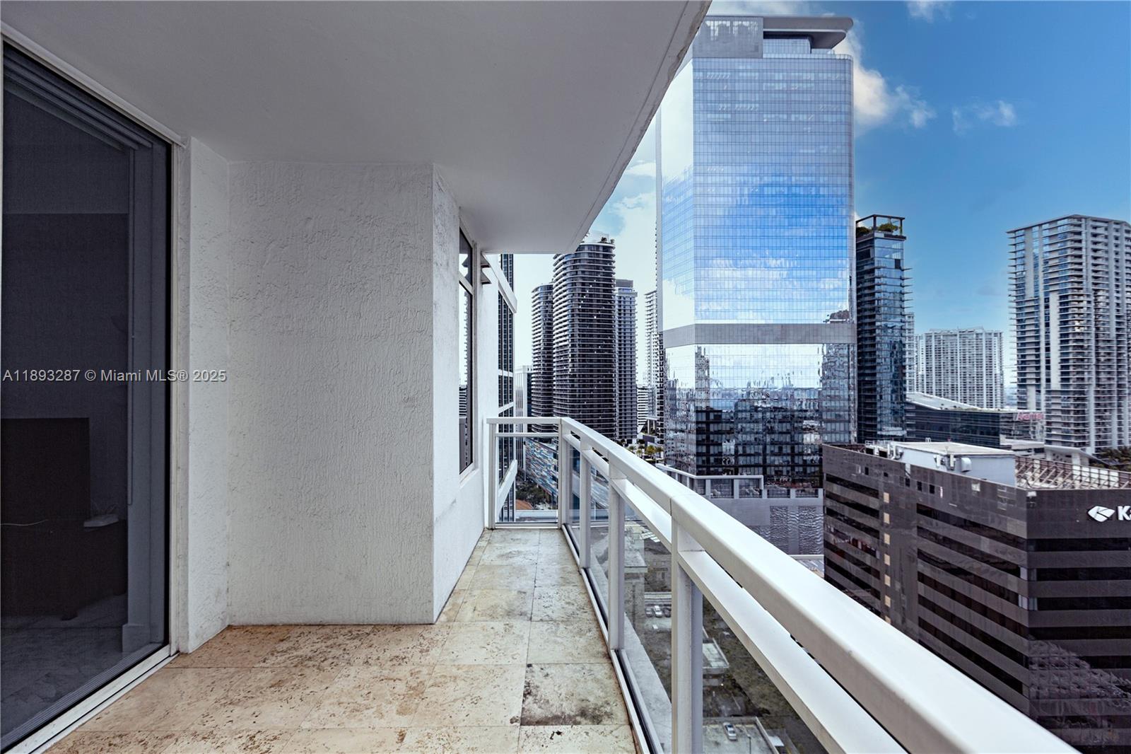 THE PLAZA 901 BRICKELL CO - Residential