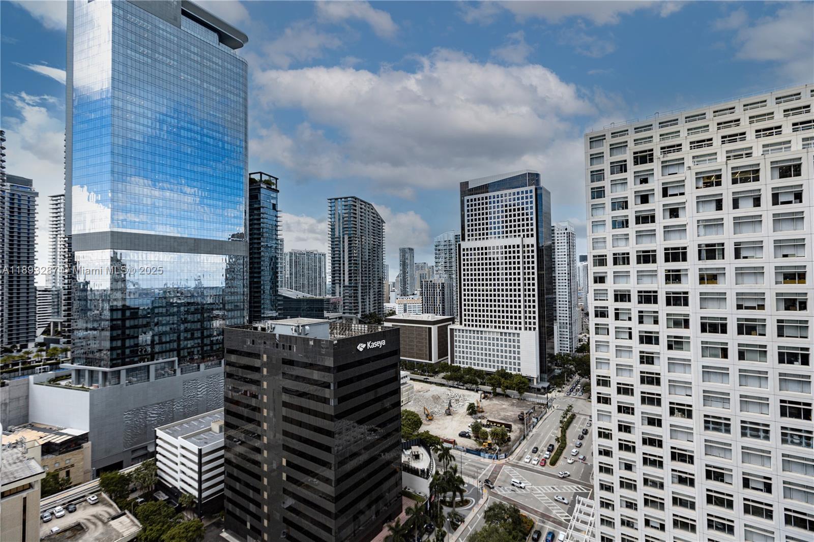 THE PLAZA 901 BRICKELL CO - Residential