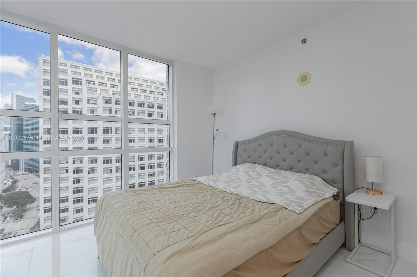 THE PLAZA 901 BRICKELL CO - Residential