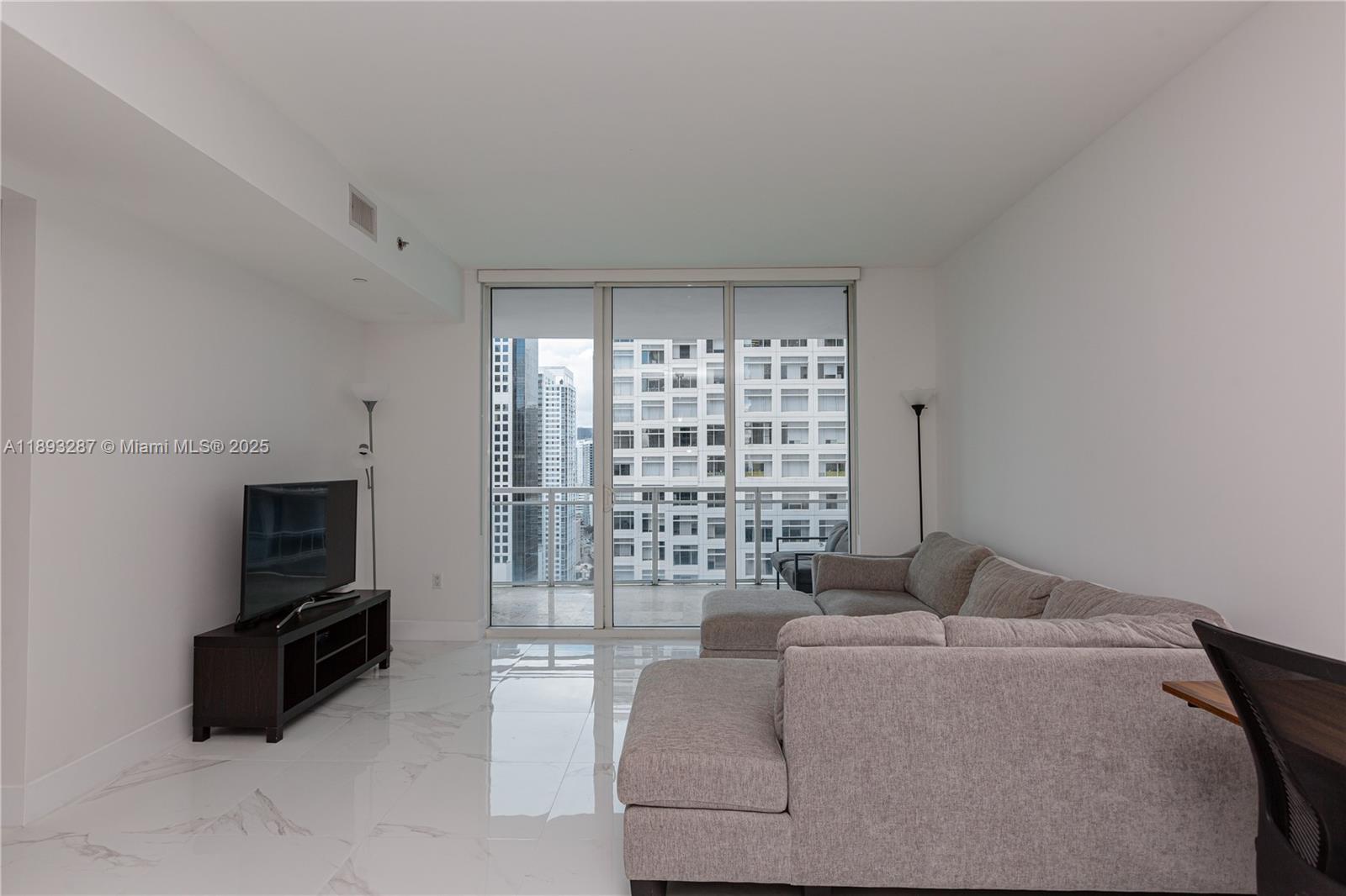 THE PLAZA 901 BRICKELL CO - Residential