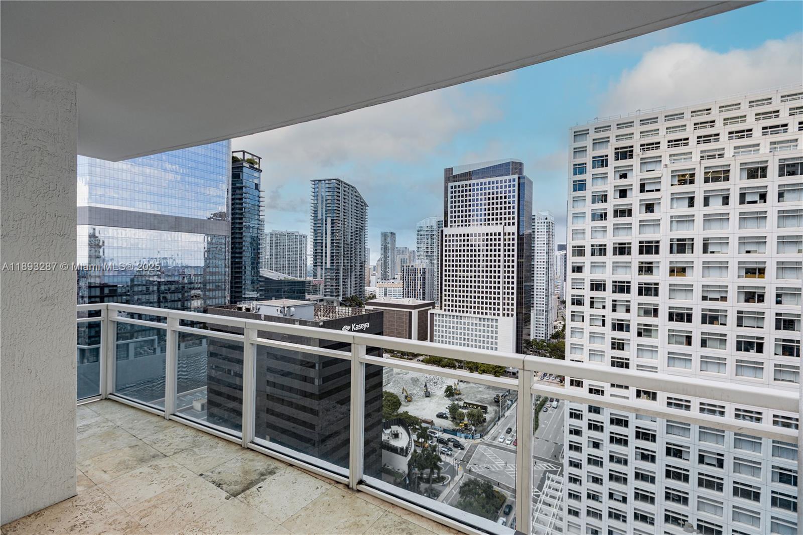 THE PLAZA 901 BRICKELL CO - Residential