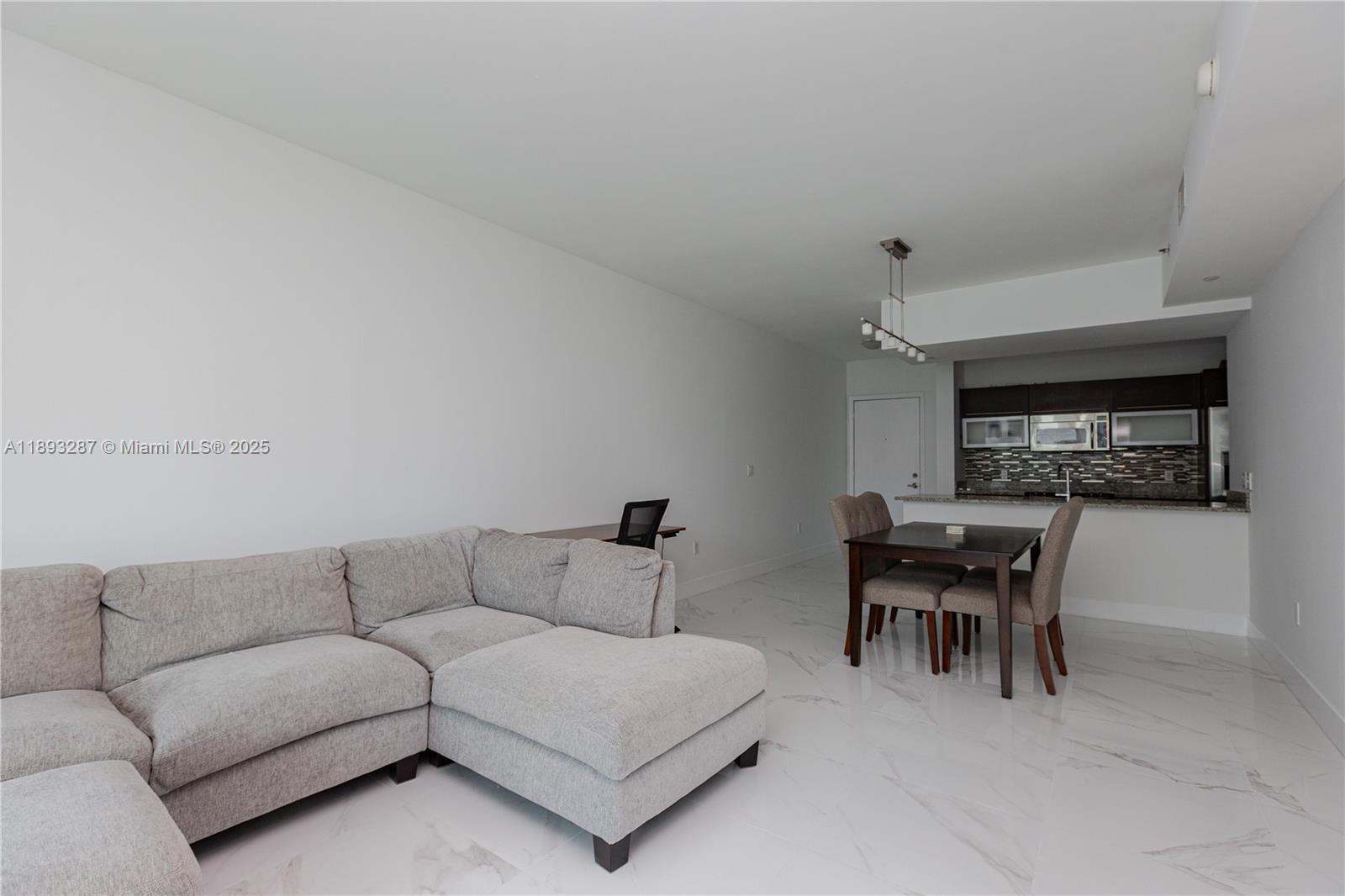 THE PLAZA 901 BRICKELL CO - Residential