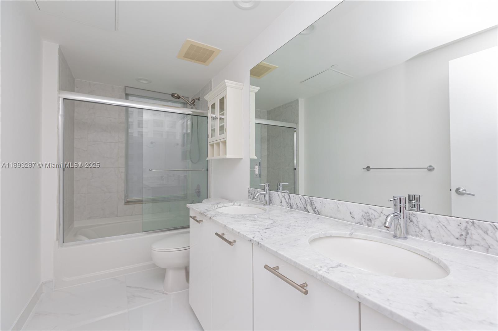 THE PLAZA 901 BRICKELL CO - Residential
