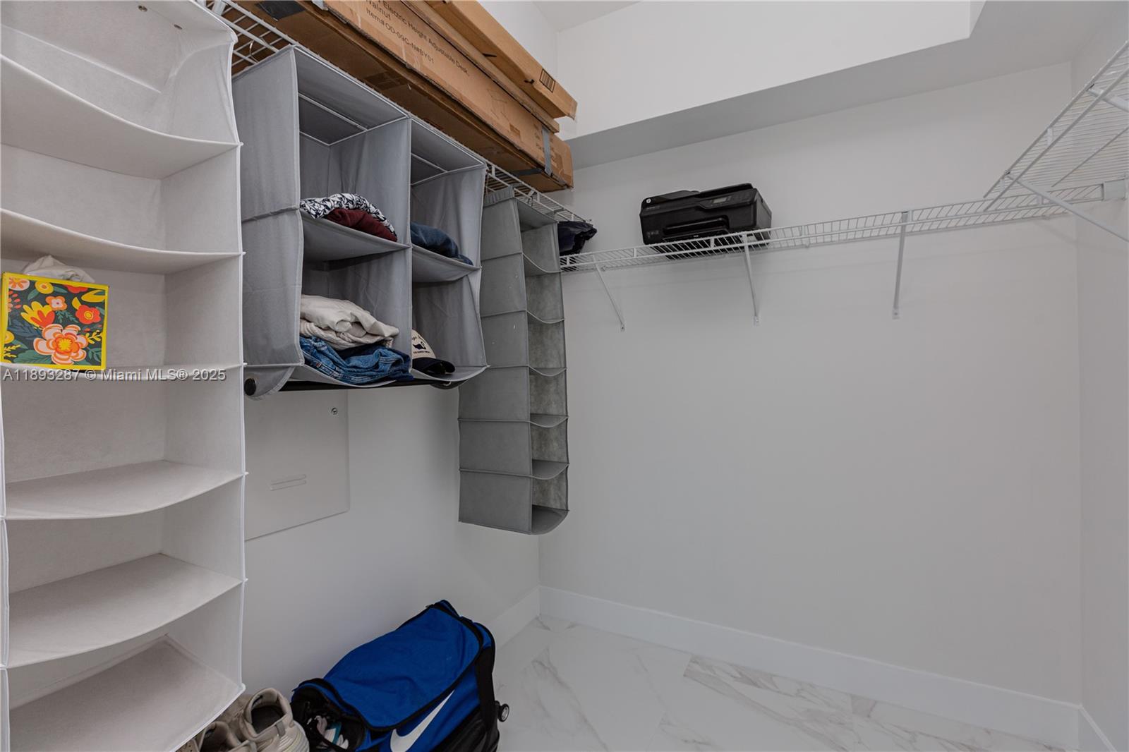 THE PLAZA 901 BRICKELL CO - Residential
