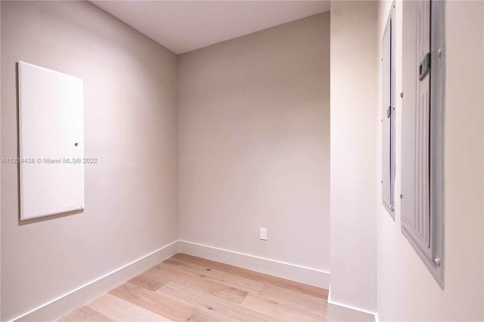 JADE SIGNATURE CONDO - Residential