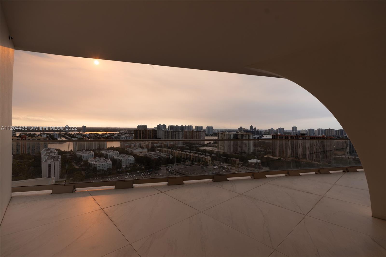 JADE SIGNATURE CONDO - Residential