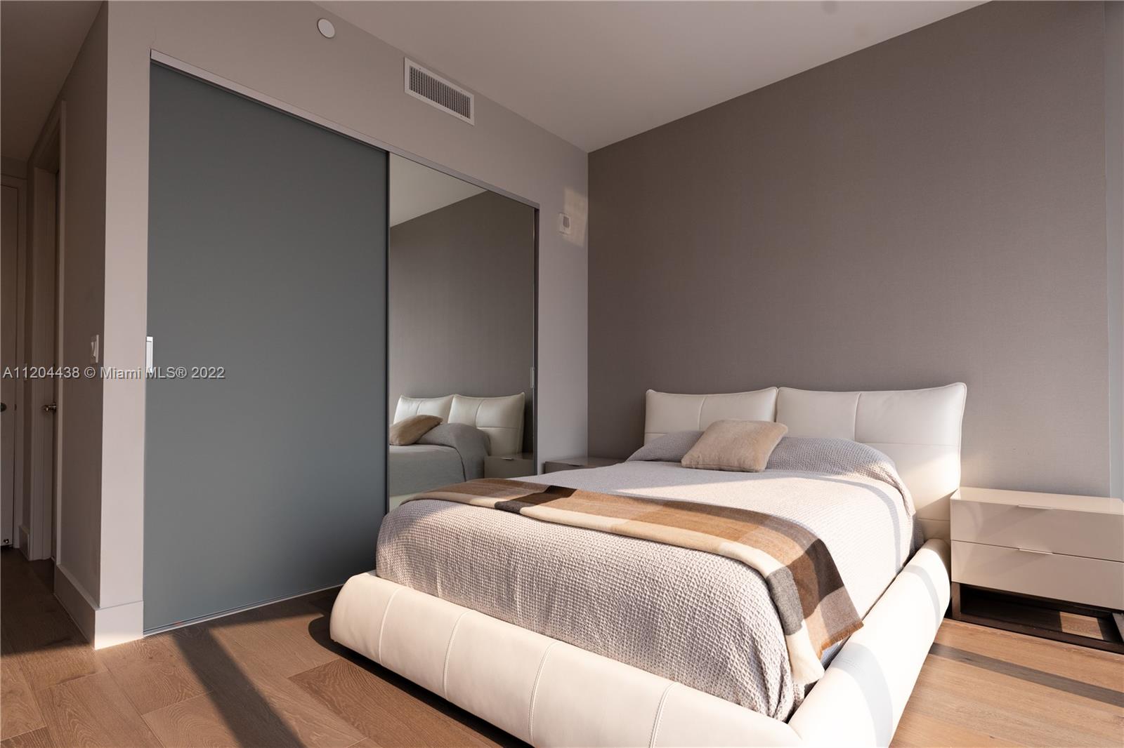 JADE SIGNATURE CONDO - Residential