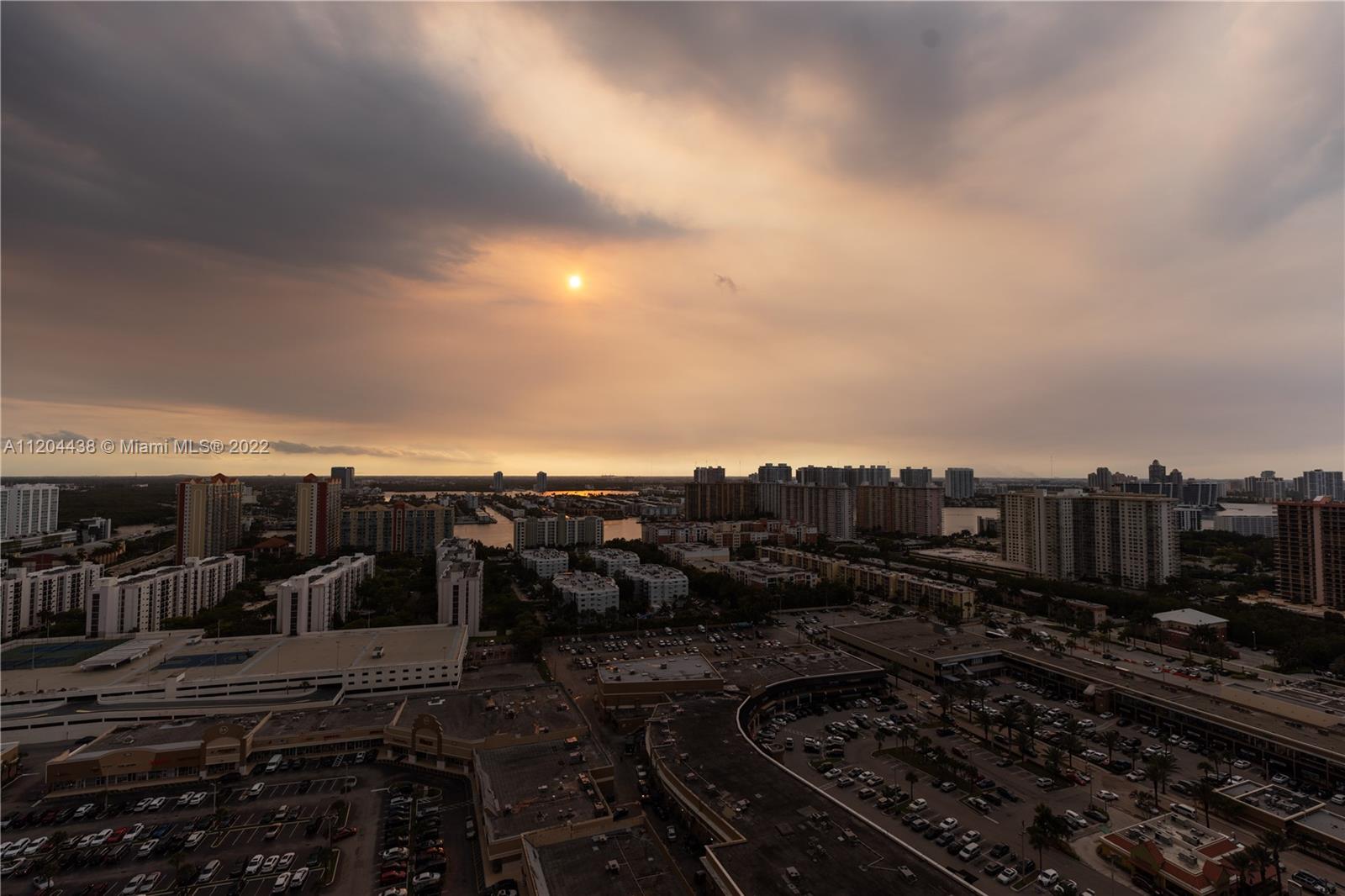 JADE SIGNATURE CONDO - Residential