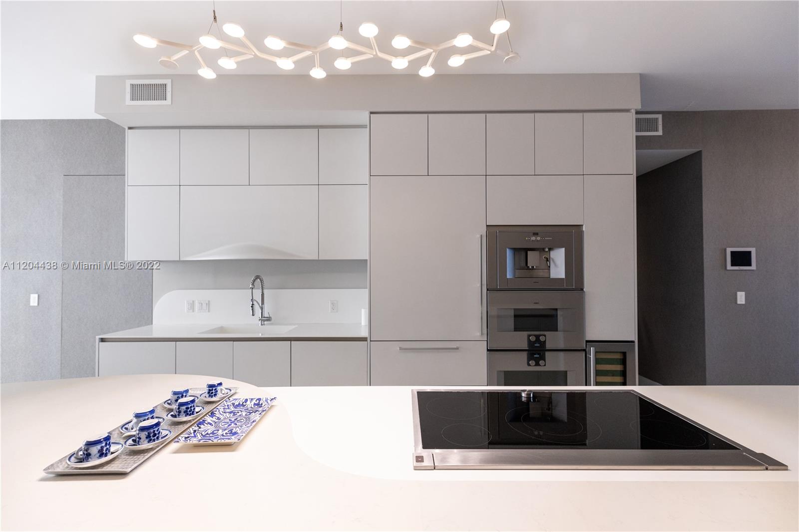 JADE SIGNATURE CONDO - Residential