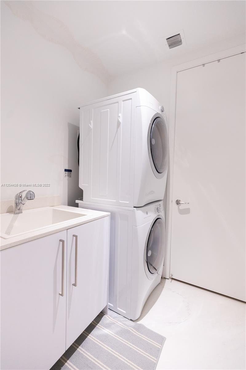 JADE SIGNATURE CONDO - Residential