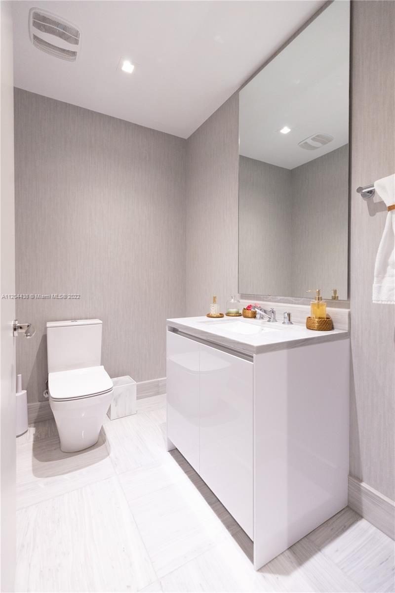 JADE SIGNATURE CONDO - Residential