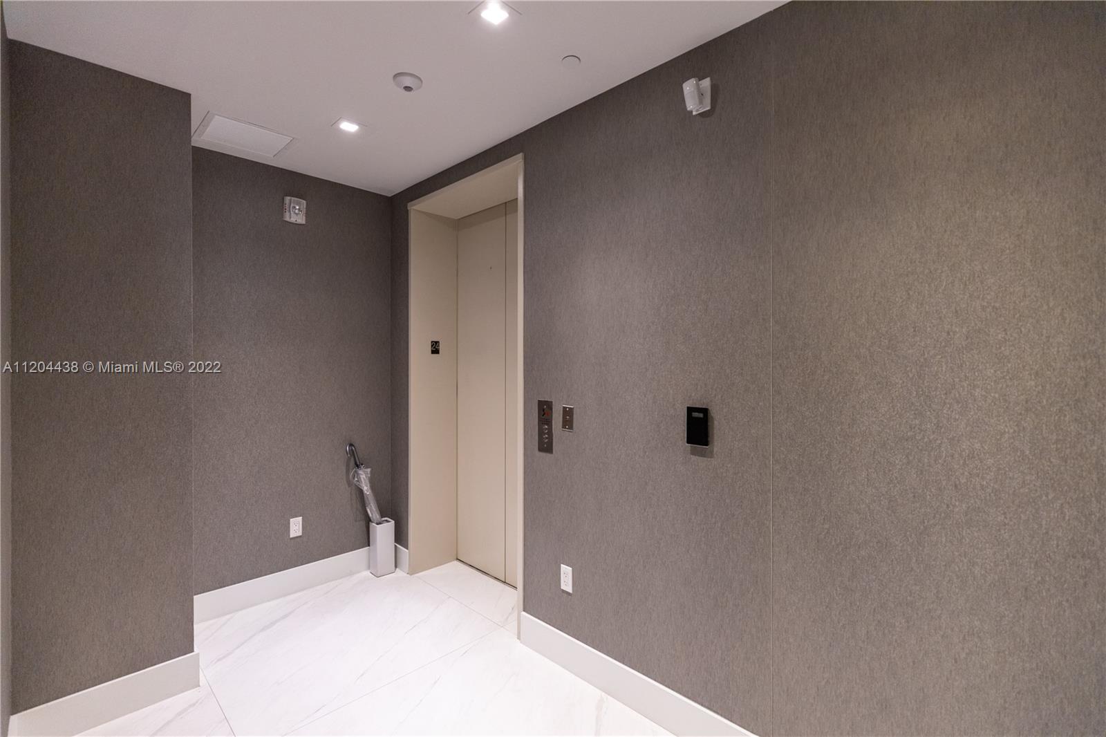 JADE SIGNATURE CONDO - Residential