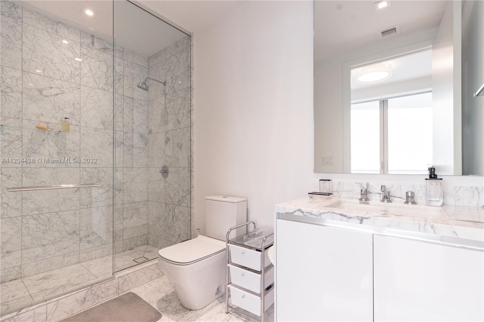 JADE SIGNATURE CONDO - Residential